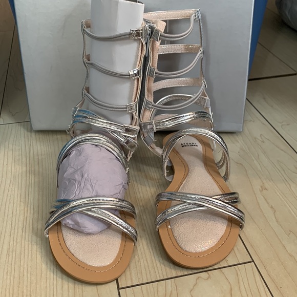 Stuart Weitzman- silver gladiator - Picture 2 of 3